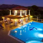 Makis Hotel